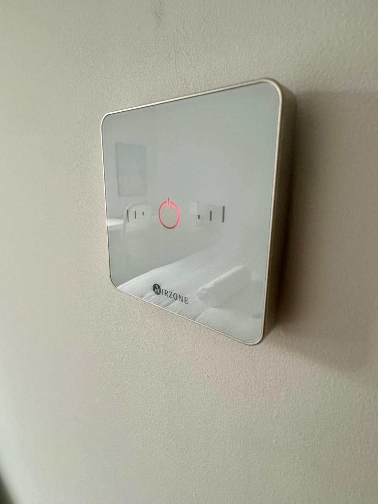 Chambre Privee Climatisee Avec Salle De Bains Partagee-Le Sapin Genay  Esterno foto